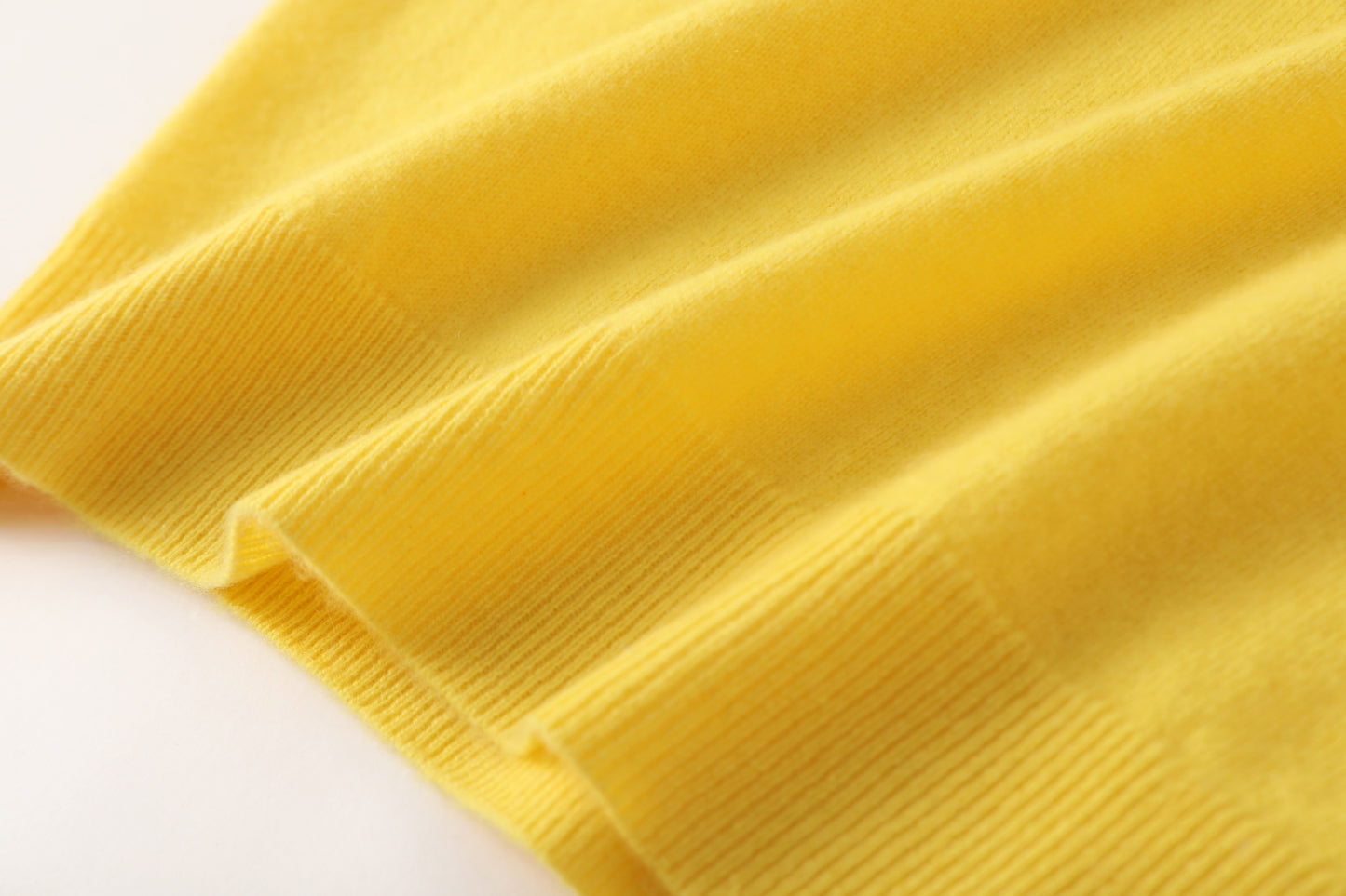 100% cashmere Warm and cozy women's cashmere polo shirt