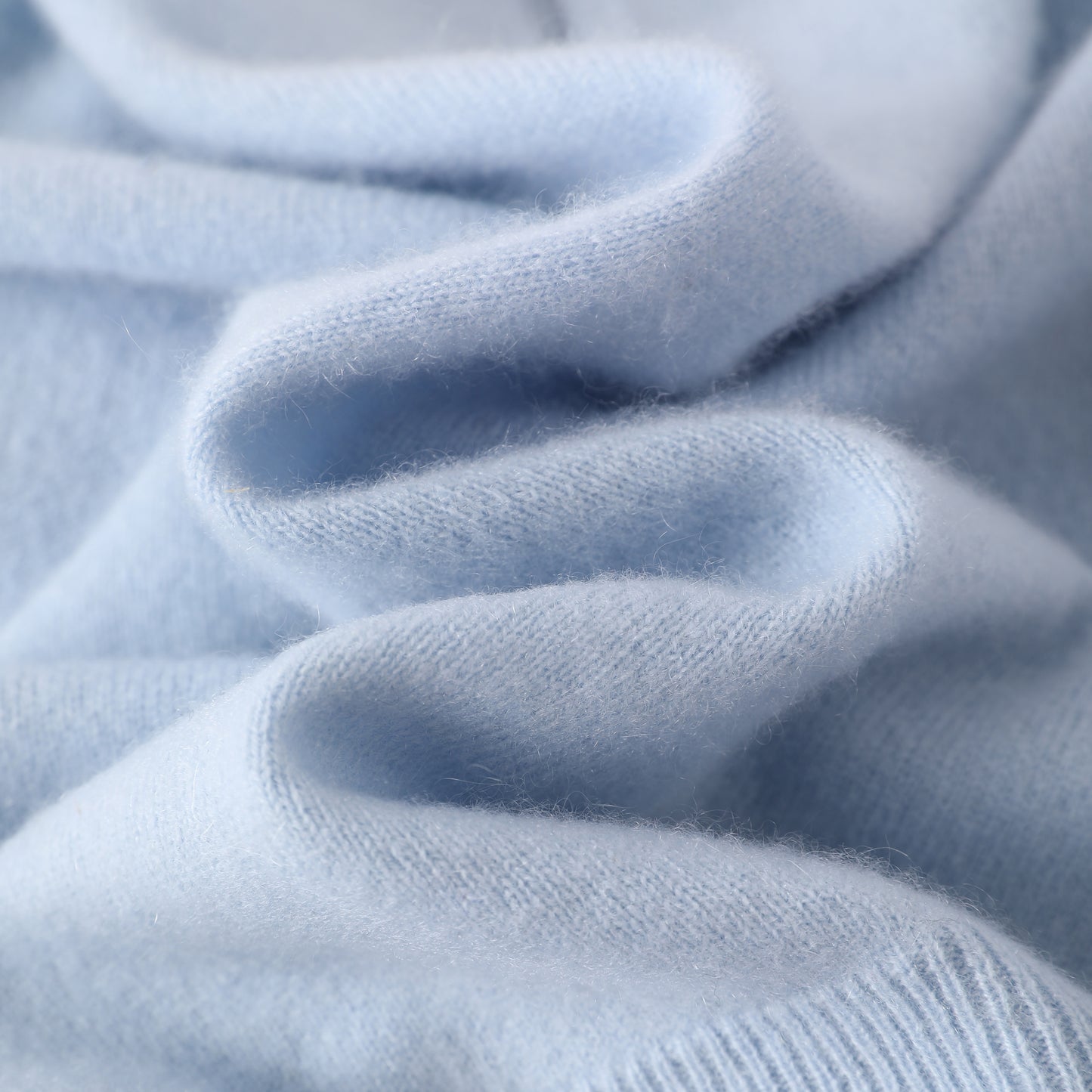 100% cashmere Warm and cozy women's cashmere polo shirt