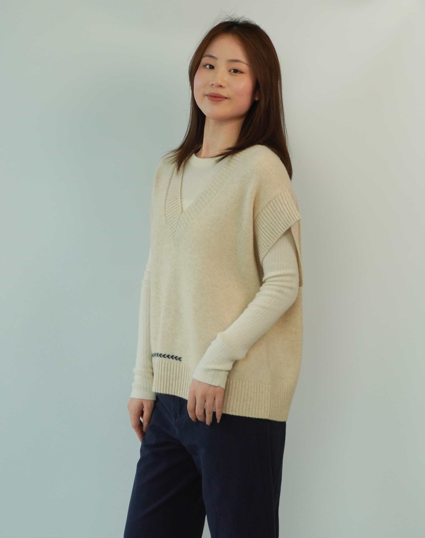 100% cashmere fashion warm ladies v-neck cashmere vest