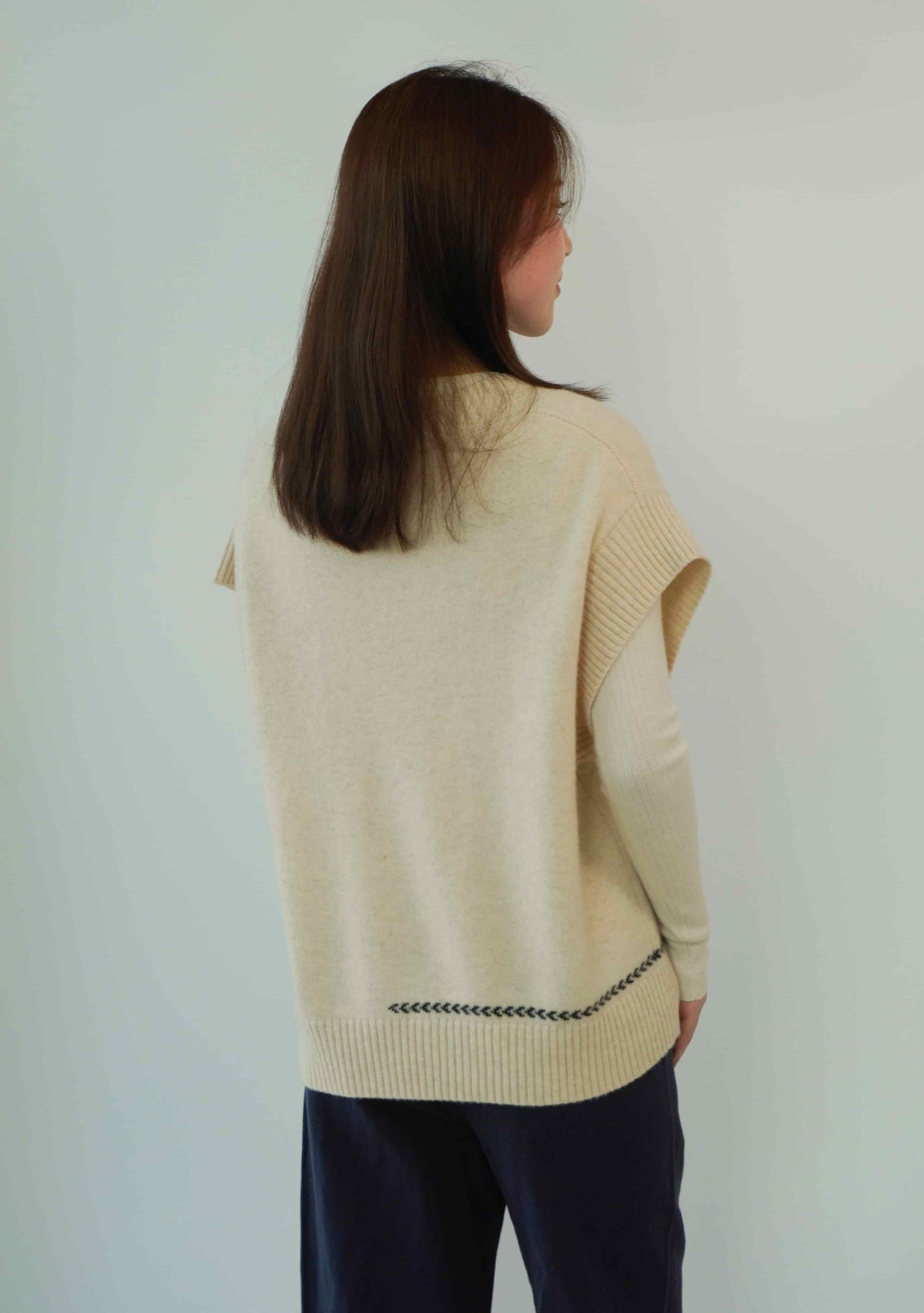 100% cashmere fashion warm ladies v-neck cashmere vest