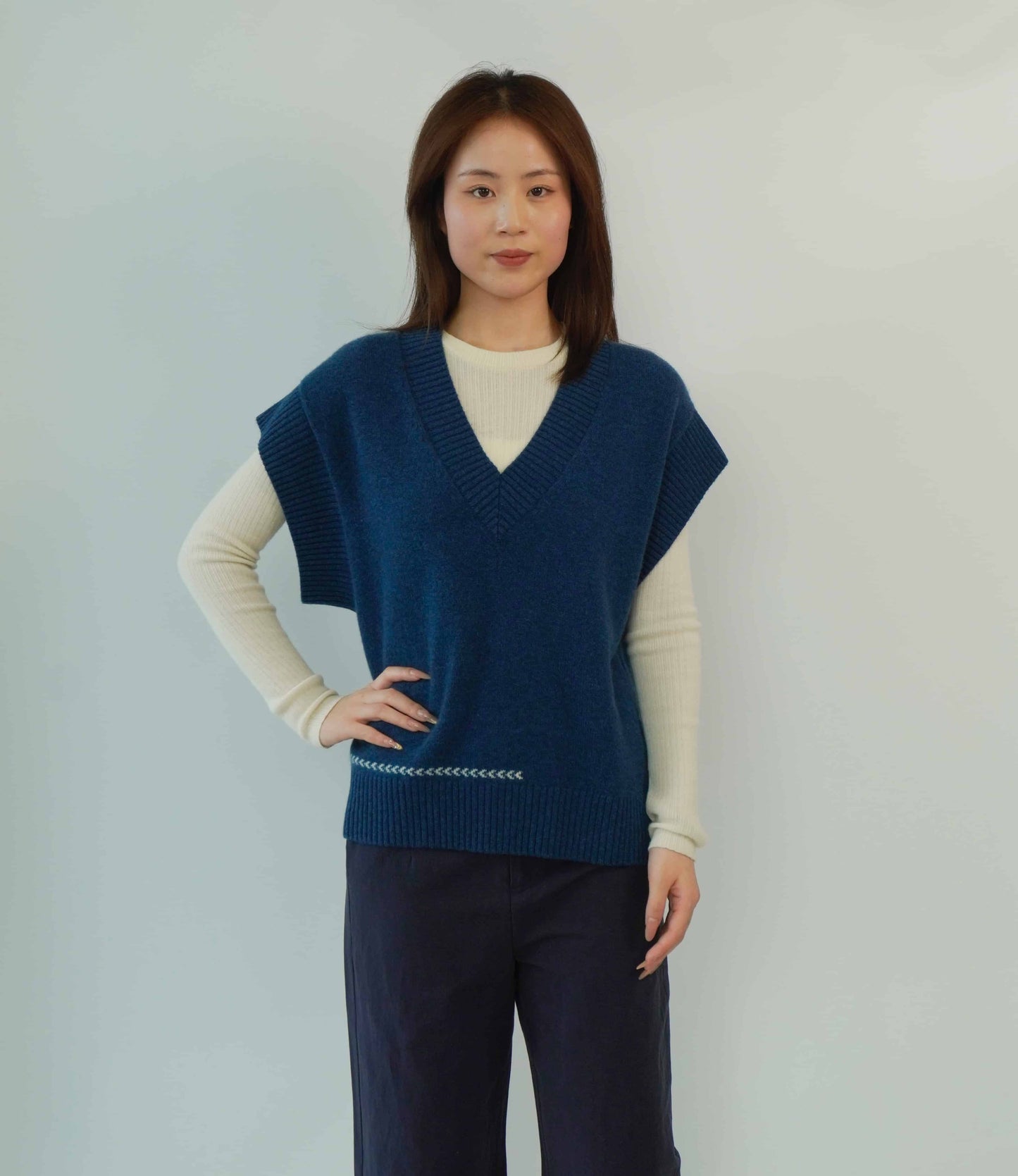 100% cashmere fashion warm ladies v-neck cashmere vest