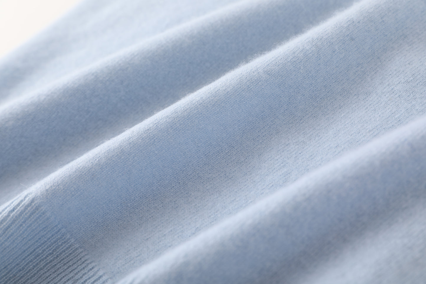 100% cashmere Warm and cozy women's cashmere polo shirt