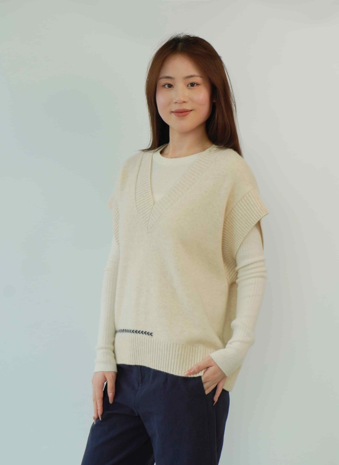 100% cashmere fashion warm ladies v-neck cashmere vest