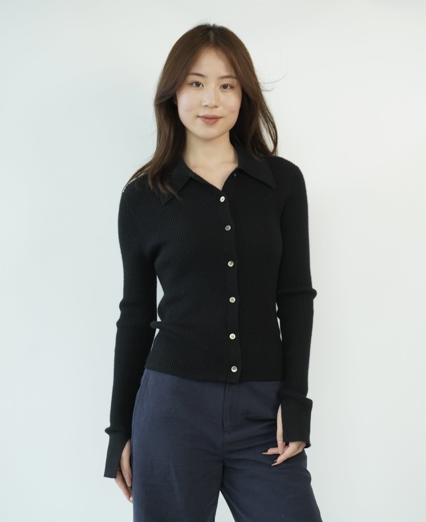 100% Cashmere Elegant, soft and luxurious crafted women's cashmere sweater