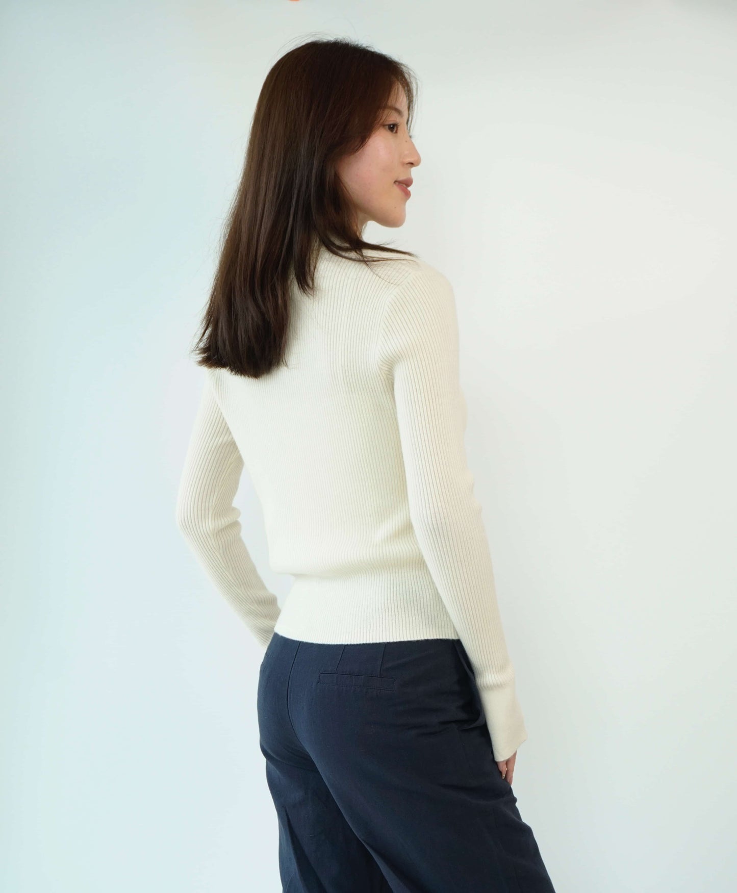 100% Cashmere Soft, cozy, breathable and elegant ladies worsted cashmere sweater